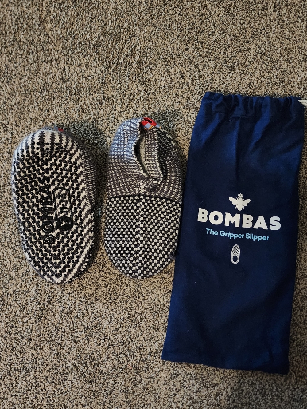 Bombas Gripper Slippers in Black and Grey with Navy Pouch Size Kids 11-13 NWOT